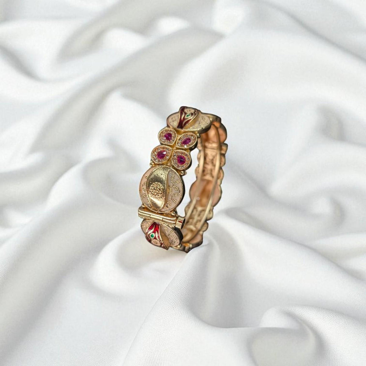 Traditional Mughal Inspired Bangle