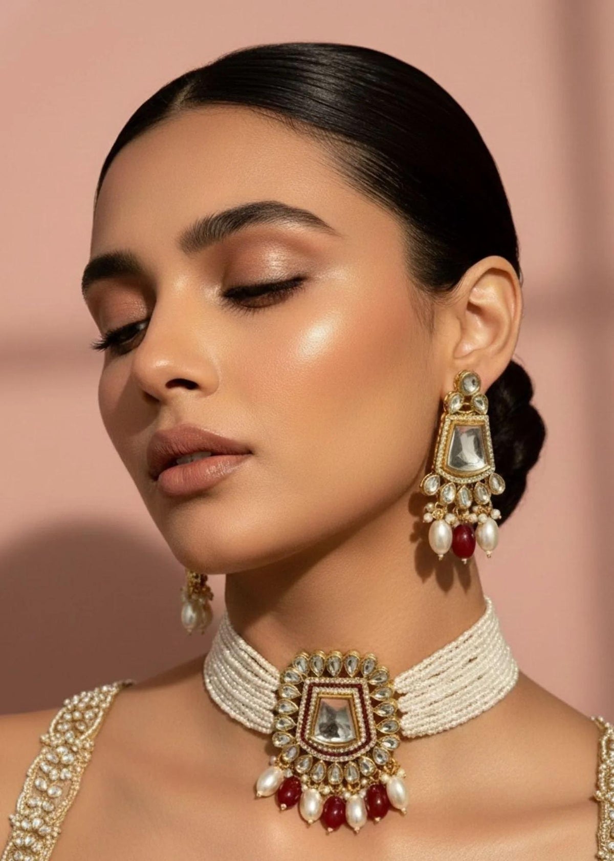 Jalwa Kundan Pearl Choker