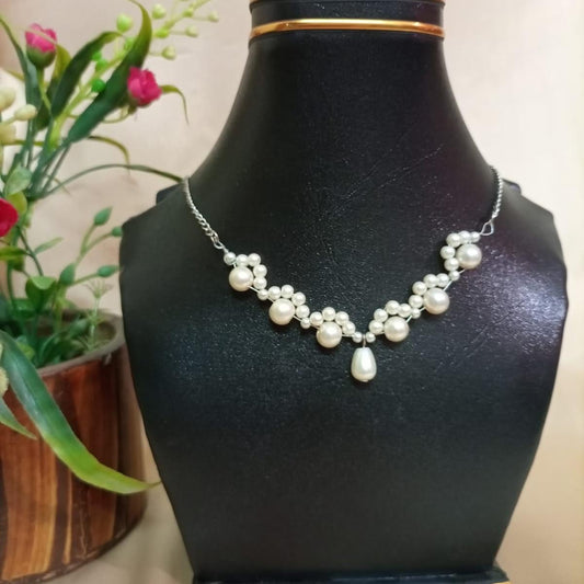 Quenn Style Pearl Necklace